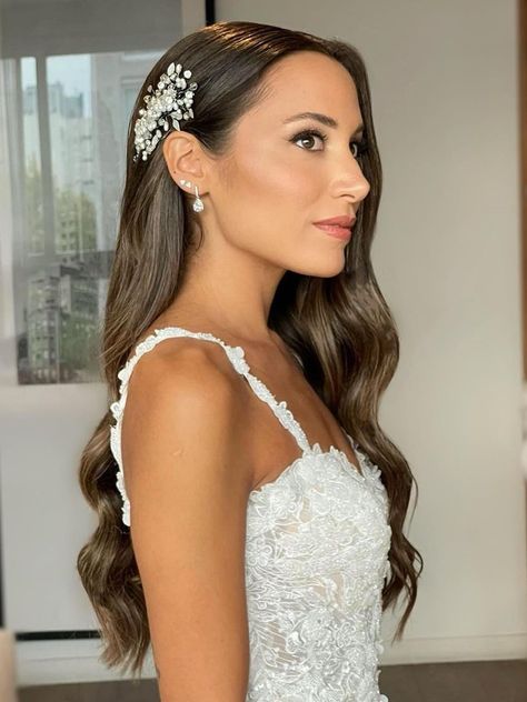 Hair Down With Slick Sides, Side Bride Hairstyles, Bride Hair To The Side, Side Parting Wedding Hair, One Sided Hairstyle Wedding, Wedding Hair Loose Waves, Slick Wedding Hair, Hollywood Curls Wedding Hair, Wedding Hair Side Part