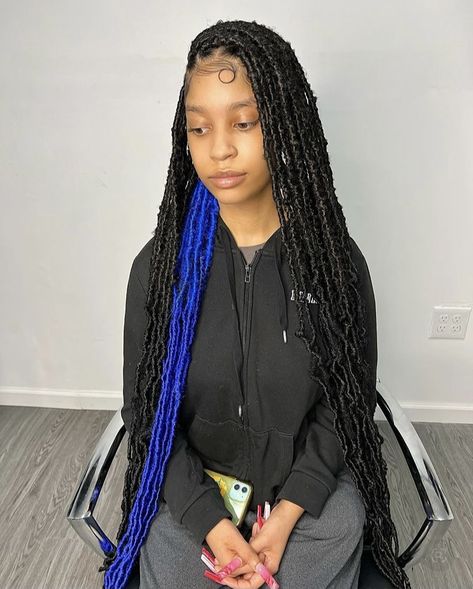 Blue And Black Soft Locs, Blue Soft Locs, Blue Peekaboo, Peekaboo Braids, Box Braid Hair, Locs Styles, Different Braids, Soft Locs, Hairstyles Pictures