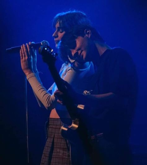 Adèle y Matthieu Singing Couple Aesthetic, Guitarist And Singer Couple Aesthetic, Musical Couple Aesthetic, Musician Couple Aesthetic, Musician Boyfriend Aesthetic, Singing Couple, Micah Yujin, Rockstar Couple, Couple Music