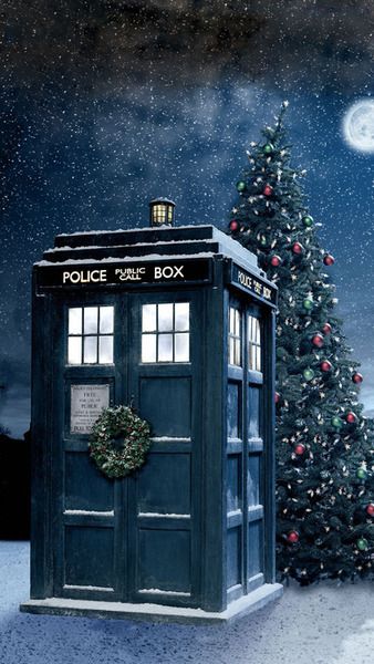 Christmas TARDIS wallpaper Tardis Wallpaper, Doctor Who Wallpaper, Doctor Who Christmas, Doctor Who Art, Doctor Who Tardis, Time Traveler, Police Box, Eleventh Doctor, Wallpaper Tumblr