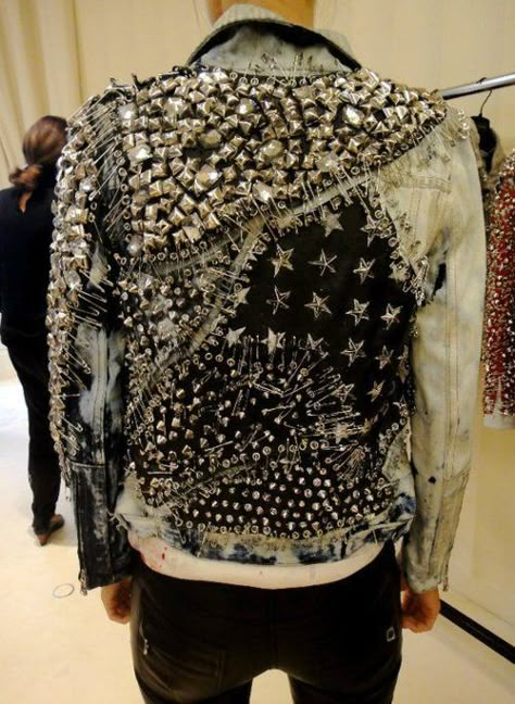 BALMAIN s/s 2011 jacket My God that everything, that is beautiful, that perfect, I want!: Studded Denim Jacket, Hippie Party, Battle Jacket, Diy Jacket, Pastel Outfit, Studded Jacket, Studded Denim, Mode Boho, Denim Diy