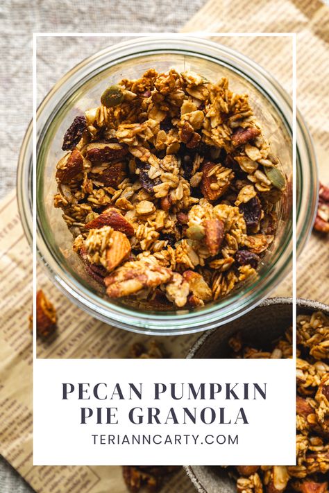 Pecan Pumpkin Pie Granola Fall Vegan Breakfast Recipes, Unique Granola Recipes, Pumpkin Granola Recipe Healthy, Oats Ideas, Antinflammatory Recipes, Pumpkin Spice Granola Recipe, Pumpkin Pie Granola, Healthy Pumpkin Spice Granola Recipe, Pumpkin Snacks