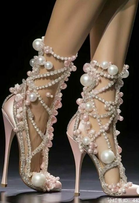 Fairy Core Sandals, Fairy Heels, Shoe References, Elite Aesthetics, Whimsical Shoes, Shoe Hacks, Pretty Heels, Fairy Shoes, Fancy Heels