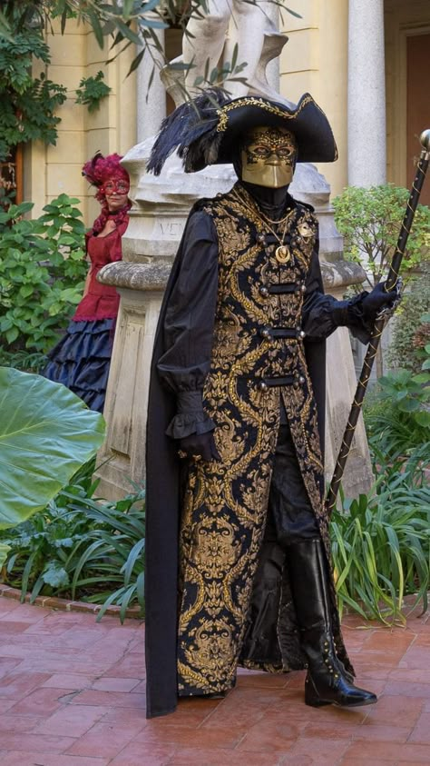 Venice Carnival Costumes Men, Venetian Costumes Men, Masquerade Outfit Ideas Men, Male Masquerade Outfit, 18th Century Masquerade, Venetian Carnival Costume, Italian Masquerade, Carnivale Costume, Masquerade Outfit Ideas