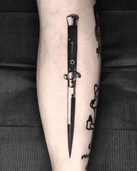 Pocket Knife Tattoo, Knife Tattoo Ideas, Knife Tattoo, 4 Tattoo, Dagger Tattoo, Knee Tattoo, Aesthetic Tattoo, Black Ink Tattoos, Tattoo Design Drawings