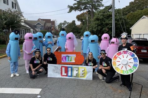 Game of LIFE - pegs, spinner costume Game Of Life Costume, Board Game Costumes, Fundraiser Ideas School, Nye Games, Life Costume, Purim Ideas, Life Size Games, Life Board Game, Senior Hoco