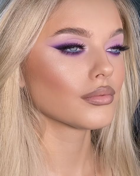 Make Up Viola, Lilac Eyeshadow Looks, Purple Eyeliner Looks, Smokey Purple Eye, Purple Glam Makeup, Makeup Morado, Purple Makeup Looks, Maquillage On Fleek, Prom Eye Makeup