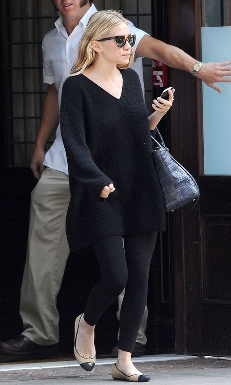 Ashley Olsen Style, Olsen Fashion, Olsen Twins Style, Olsen Twins, Ashley Olsen, Elegante Casual, Sweaters And Leggings, 가을 패션, Oversized Sweater