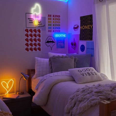 Aesthetic Room Ideas That Are Perfect for 2022 - College Fashion College Bedroom Decor, Dorm Room Wall Decor, Neon Bedroom, Cool Dorm Rooms, Dorm Room Walls, College Dorm Room Decor, Dorm Room Designs, Neon Room, Dorm Room Inspiration