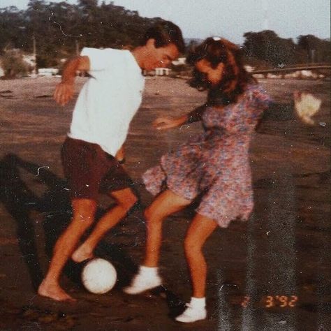 #lovers #sports #soccer #couple The Love Club, Old Love, Photo Couple, Cute Relationship Goals, Teenage Dream, Couple Aesthetic, Hopeless Romantic, Vintage Love, Cute Couples Goals