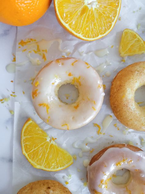 Chocolate Orange Cupcakes, Biscuit Donuts, Donut Calories, Cake Donuts Recipe, Orange Icing, Orange Baking, Orange Cupcakes, Baked Donut Recipes, Apple Crumb