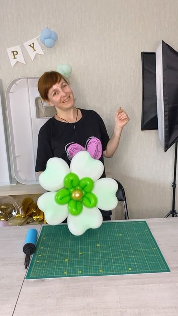 Flowers With Balloons, Making Flowers, Balloon Sculptures, Balloon Flowers, Balloon Art, Free Tutorial, Balloon Decorations, Life Hacks, Georgia