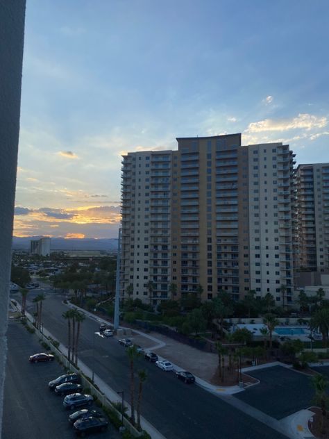 Vegas Apartments, Las Vegas Apartments, Apartment View, Sunset View, Apartment Aesthetic, Sunset Views, New York Skyline, Las Vegas, Vision Board