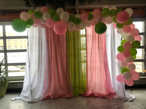 Pink And Green Backdrop, Green Backdrop With Balloons, Sorority Themes, Flower Birthday Party, Aka Sorority, Prom Decor, Green Backdrops, Birthday Balloon Decorations, Pink Prom