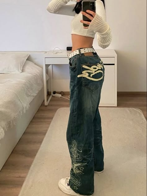 Ed Hardy Outfit, Ed Hardy Jeans, Baggy Tops, Cute Jeans, Swaggy Outfits, Ed Hardy, Baggy Jeans, Minimalist Outfit, Fashion Killa