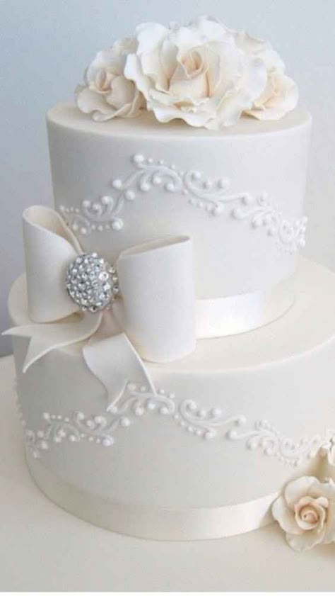 Cakes Beautiful, Wedding Renewal, Fabulous Cakes, Wedding Cake Roses, Wedding Cakes With Cupcakes, White Wedding Cakes, White Wedding Cake, Rose Cake, Elegant Cakes