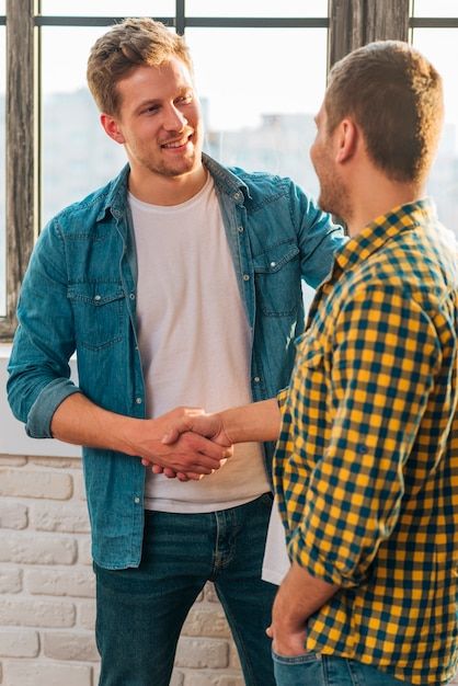 Men Pose, Smiling Portrait, Shaking Hands, People Poses, Poses Reference, Human Poses Reference, Human Poses, Psd Icon, Vector Photo