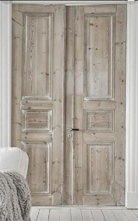 Interior Design Country, Antique Doors, French Doors Interior, Wood Interiors, Old Doors, Wood Doors Interior, Interior Barn Doors, Beautiful Doors, French Door