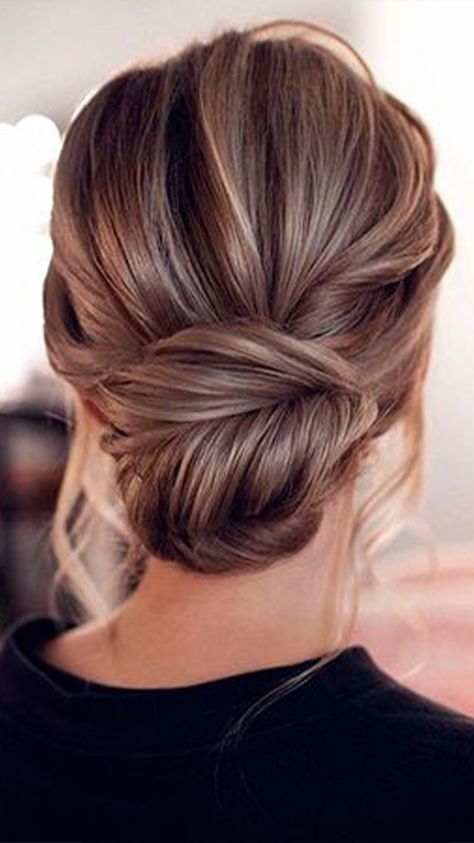 Updos For Straight Hair, Wedding Hair Up, Simple Wedding Hairstyles, Bridal Hair Updo, Fishtail Braid, Haircut Styles, Bridal Hairstyle, Wedding Hair Inspiration, Low Bun