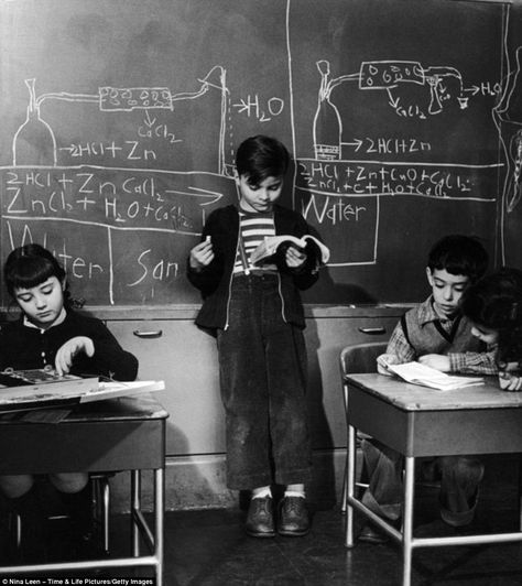 Destined for great things: The 3-to-11 year-olds are pictured at P.S. 600, based out of Hunter College in New York City in 1948 Nina Leen, People Reading, Old School House, Robert Doisneau, School Portraits, School Daze, Time Life, Vintage School, School Photos