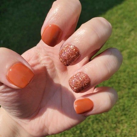 November Nails Dip Powder, Burnt Orange Dip Powder Nails, Powder Dipped Nails Colors Fall, Sparkly Burnt Orange Nails, Amber Glitter Nails, Brown And Orange Glitter Nails, Revel Nail Dip Powder Colors Fall, Dip Powder Manicure, Dip Nail Colors