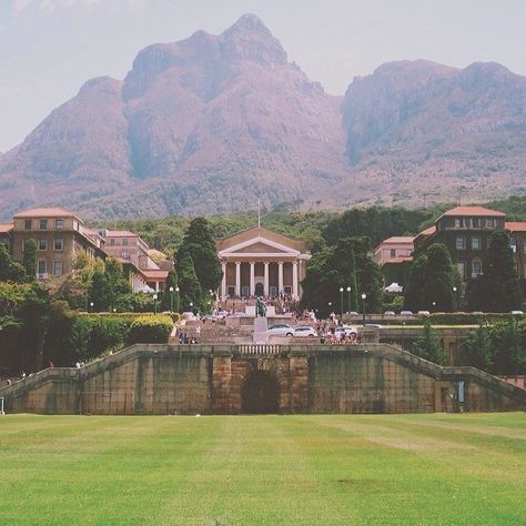 Cape Town uni Uct University, Cape Town Aesthetic, Town Aesthetic, University Of Cape Town, African Landscape, Town Names, Make Dreams Come True, Dream College, University Life