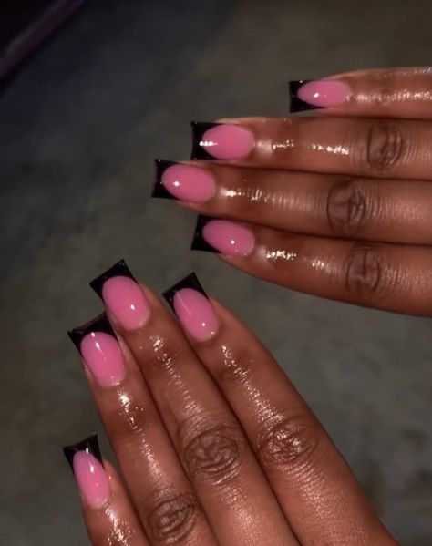 Y2k Nails Acrylic Short Black, Y2k Nails Acrylic Short Pink, Black Croc French Tip Nails, Nail Length Chart, Black And Pink Croc Nails, Short Duck Nails Acrylic Y2k Black, School Nails, Basic Nails, French Acrylic Nails