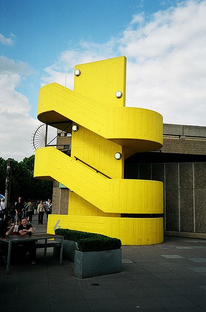 Hayward Gallery (London) (LW17) London Southbank, Yellow Stairs, Southbank London, Southbank Centre, Hayward Gallery, Brutalist Buildings, Colour Architecture, Exterior Stairs, Urban Modern