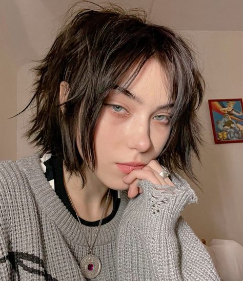 Short Emo Hairstyles, Unusual Hairstyles, Emo Haircuts, Emo Hairstyles, Mushroom Hair, Shaved Side Hairstyles, Girls Short Haircuts, Shaggy Hair, Hair Inspiration Short