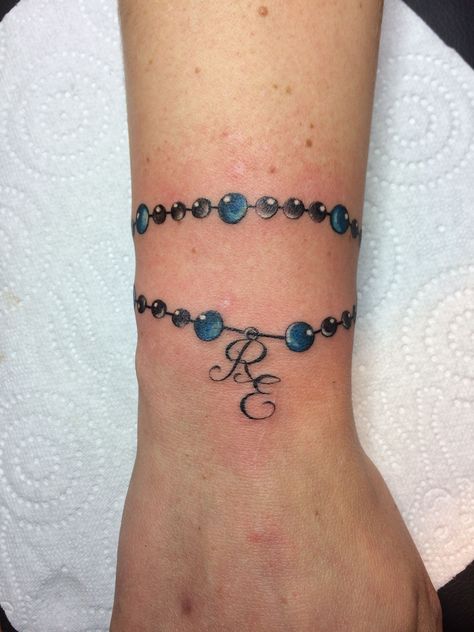 Tattooed Jewelry, Bracelet Tattoos With Names, Braclet Tattoo, Charm Bracelet Tattoo, Bracelet Tattoo For Man, Tato 3d, Bracelet Tattoos, Wrist Bracelet Tattoo, Ankle Bracelet Tattoo