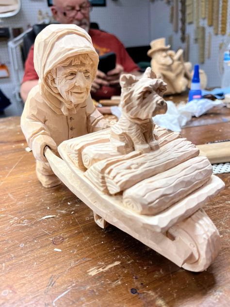 Caricature Carving, Tre Kunst, Wood Carving Art Sculpture, Simple Wood Carving, Wood Carving For Beginners, Bird Carving, Funny Caricatures, Wood Carving Designs, Carving Ideas