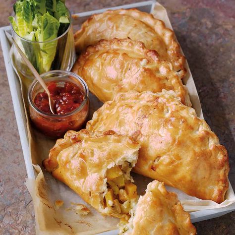 Cheddar & Veg Pasties from the Cook It Slowly cookbook Vegetarian Pasties, Mango Soup, Vegetable Pasties, Chicken Cottage, Chunky Chips, Pasties Recipes, Beef Steak Recipes, Rhubarb Crumble, Tomato And Cheese