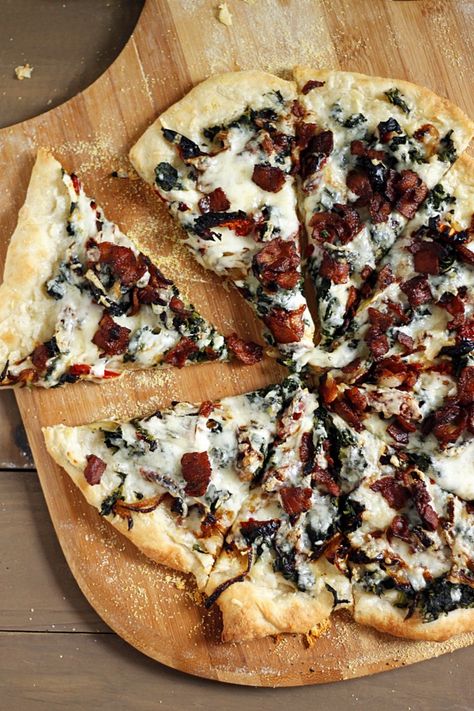 Bacon, Spinach, and Sundried Tomato Pizza Sundried Tomato Pizza, Incredible Pizza, Tomato Pizza, Pizza Calzone, Pizza Roll, Sundried Tomatoes, Sundried Tomato, Pizza Party, A Pizza