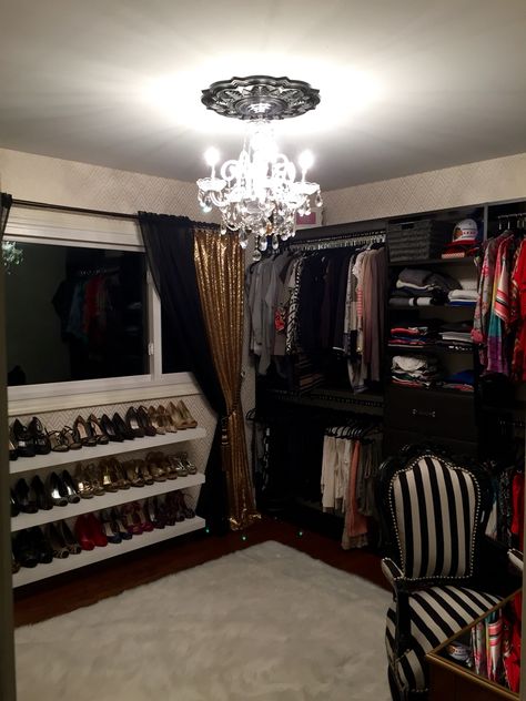 Goth Walk In Closet, Spare Room Closet, Dark Maximalist, Tiffany Room, Glam Closet, Sky Castle, Maximalist Interior, Walk In Closet Design, Beauty Room Decor