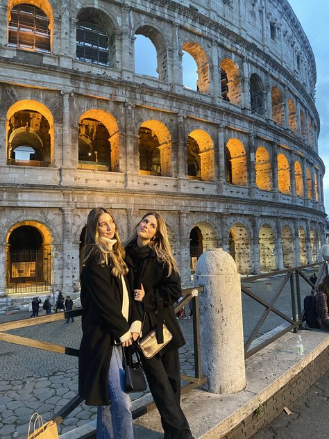 Rome, italy outfits #rome #vacay Rome December Outfit, Rome In The Fall, Rome In February Outfits, Outfits Italy Winter, Rome In January Outfits, Rome Autumn Outfit, Rome Outfits November, Rome Instagram Pictures Winter, Rome Aesthetic Outfit Winter