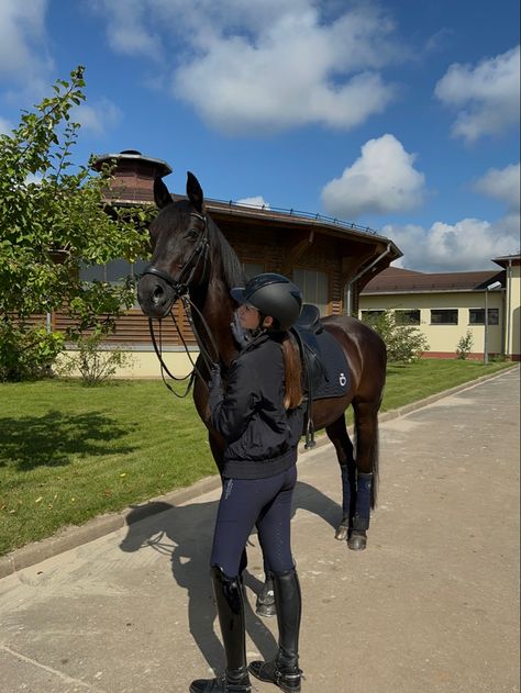 Dressage Aesthetic, Horseback Riding Outfit, Aesthetic Equestrian, Riding Outfit Equestrian, Horsey Life, Horse Riding Aesthetic, Equestrian Outfit, Equestrian Dressage, Horseback Riding Outfits