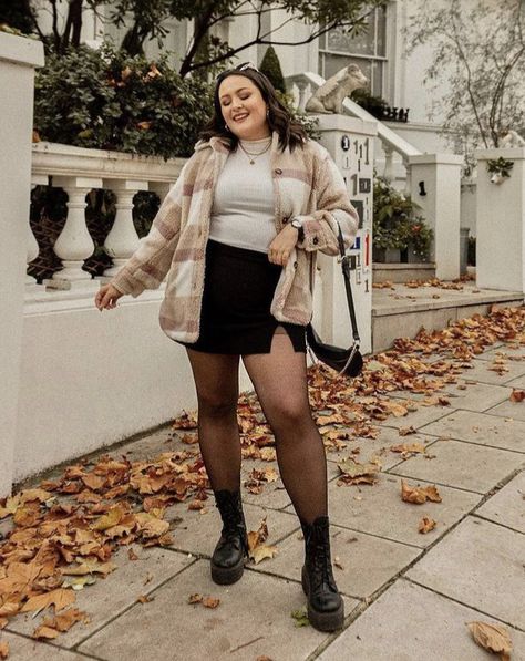 Dressy Casual Outfits Winter, Grunge Chunky Platform Boots For Fall, Plus Size Winter Outfits Alt, Alternative Style Knee-high Platform Boots For Fall, Midsize Plaid Skirt Outfit, Outfits Invierno Curvy, Plus Size Winter Outfits Dressy, Outfits Winter 2023, Casual Outfits Winter