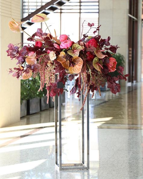 Ballroom Decorations, Tall Flower Arrangements, Floral Couture, Standing Flower, Floral Art Arrangements, Creative Centerpieces, Flower Installation, Tall Flowers, Modern Flower