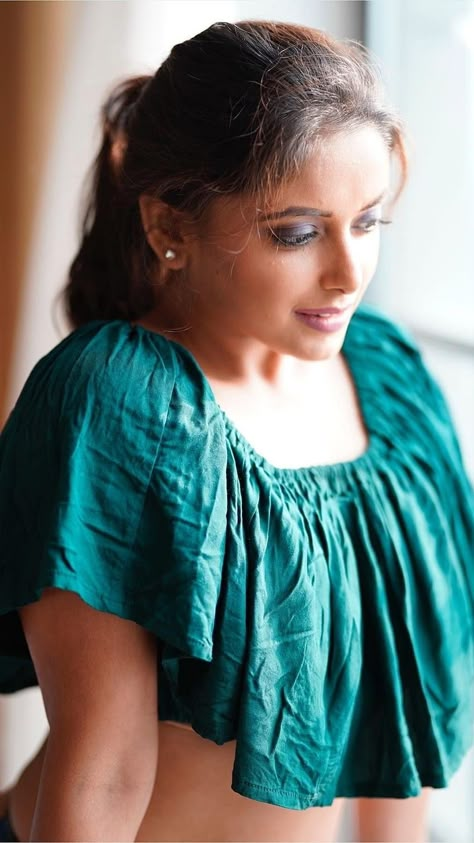 Sneha paul webseries heroni Indian Sneha Paul, Webseries Actress, Prabhas Actor, Samantha Photos, Glam Photoshoot, Actress Pics, Indian Beauty Saree, India Beauty, Beauty Face