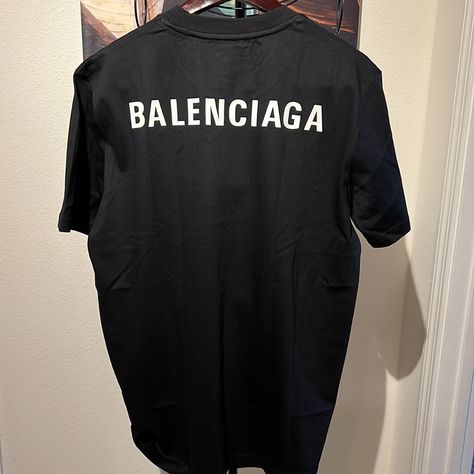 Balenciaga Unisex Tshirt Eu Size L Usa Size M Balenciaga Tshirt Men, Balenciaga Tshirt, Balenciaga Outfit, Balenciaga Shirt, White Balenciaga, Balenciaga T Shirt, Paris Shirt, Balenciaga Black, Unisex Tshirt