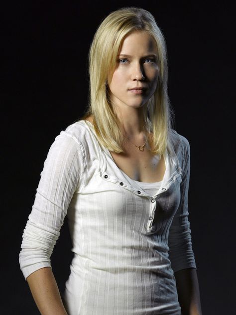 jessy schram Jessy Schram, Falling Skies, Drama Tv Series, Tv Stars, American Actress, Open Shoulder Tops, Blonde, Actresses, V Neck