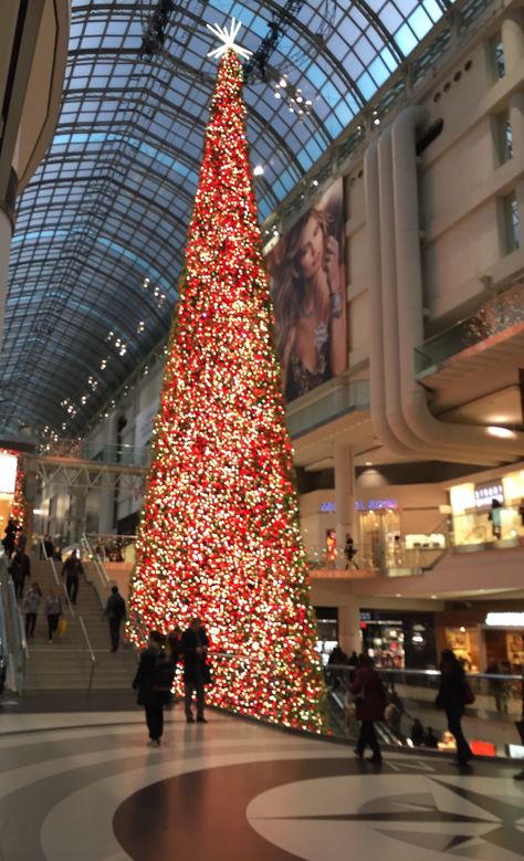 Eaton Centre Toronto, Christmas In Toronto, Toronto Eaton Centre, Toronto Christmas, Toronto Winter, Cars Garage, Eaton Centre, Back To December, Christmas Aesthetics