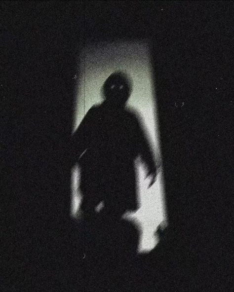 Ghost People Aesthetic, Dark Figure Shadows In Room, Shadow People Aesthetic, Void Core Aesthetic, Shadow Person Aesthetic, Shadow Figures Creepy, Shadow Monster Art, Shadow Person Art, Shadow Entity