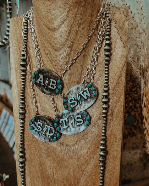 I just love this life I live. ⚡️ Country Girl Style Outfits, Western Type, Rodeo Mom, Western Aesthetics, Western Fashion Jewelry, Cowgirl Accessories, Western Necklaces, Leather Bracelets Women, Bracelets Women