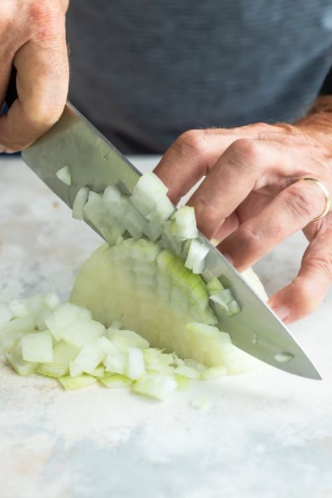 How to Cut an Onion | Culinary Hill Dicing An Onion, How To Dice An Onion, Midwest Recipes, Fried Onions Recipe, Cut An Onion, Onion Appetizers, Vegetable Ideas, Make Sauerkraut, How To Cut Onions