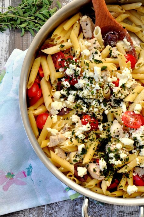 Dinner is ready in 30 minutes when you serve this amazing one pot Greek chicken pasta. You won't even have much clean up either so you can enjoy it. Chicken And Pasta Recipes, Mediterranean Chicken Pasta, Penne Pasta Recipe, Greek Chicken Pasta, Chicken Penne Pasta, Penne Pasta Recipes, Chicken Pasta Dishes, Chicken And Pasta, Chicken Penne