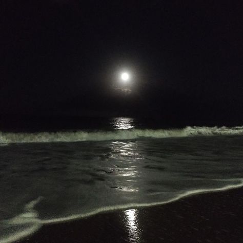 Ocean At Night, Waves Crashing, Dark Night, The Ocean, At Night, The Moon, Moon