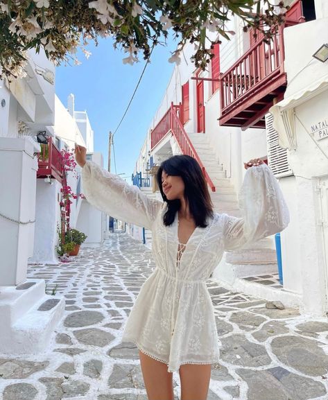 White Beach Dress Summer Casual, Phuket Outfit Ideas, Outfits Cartagena, Jihoon Kim, Goa Outfits, Outfitinspo Style, Outing Outfit, Beach Dress Summer, 90s Inspired Outfits