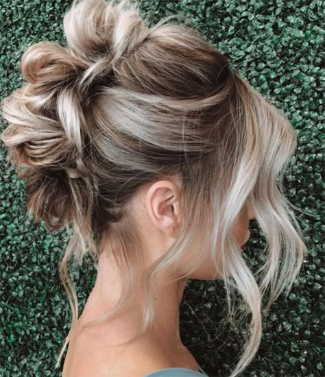 Faux Hawk Updo, Updos Hairstyles, Faux Hawk Hairstyles, Teased Hair, Faux Hawk, Peinados Fáciles Para Cabello Corto, Penteado Cabelo Curto, Hair Length, Wedding Hair And Makeup