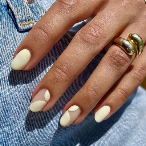 Cool Nails 2024, No Tip Nail Ideas, Soft Summer Nails, Minimalist Nail Design, Summer Spring Nails, Paintbox Nails, Minimal Nails Art, August Nails, Summer Nail Art